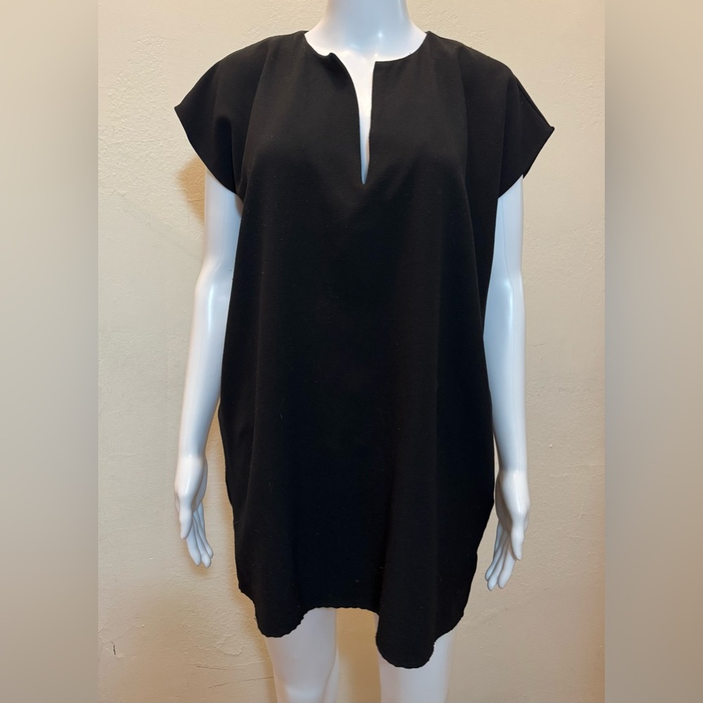 Forever 21 Black Split-Neck Cap Sleeve Tunic – Size XS